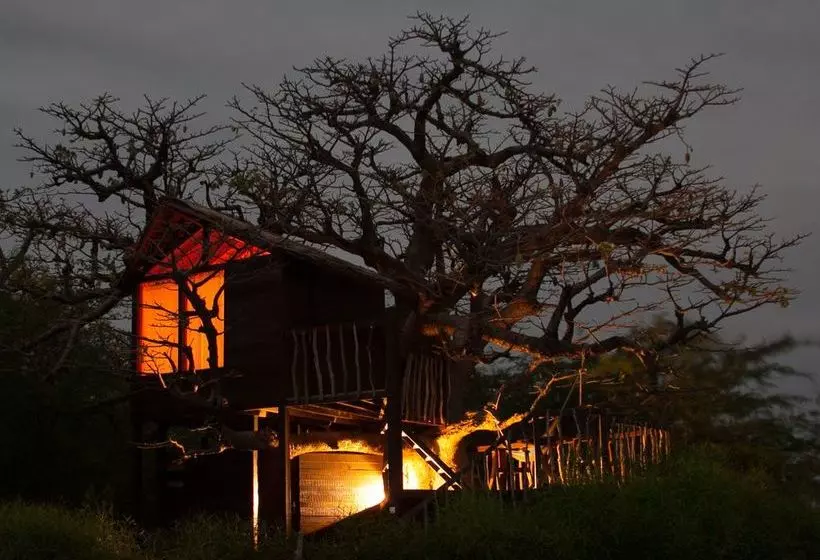 هتل Lodges Des Collines De Niassam