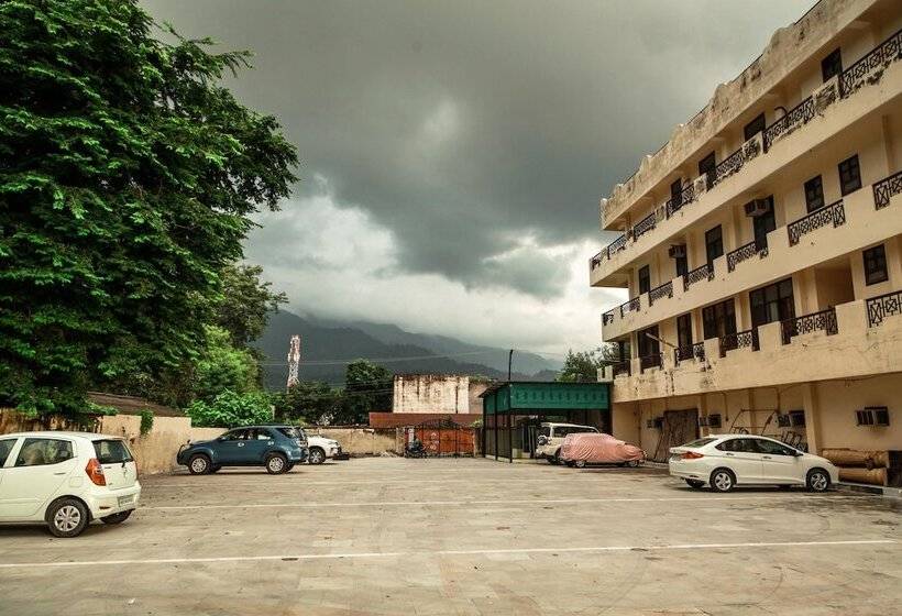 בית מלון כפרי Neeraj Bhawan