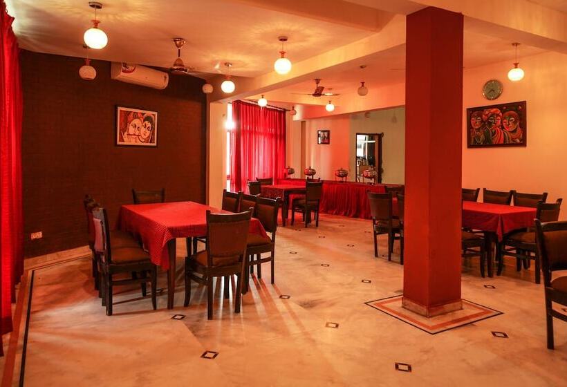 בית מלון כפרי Neeraj Bhawan