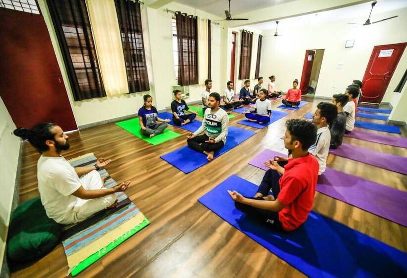 בית מלון כפרי Neeraj Bhawan