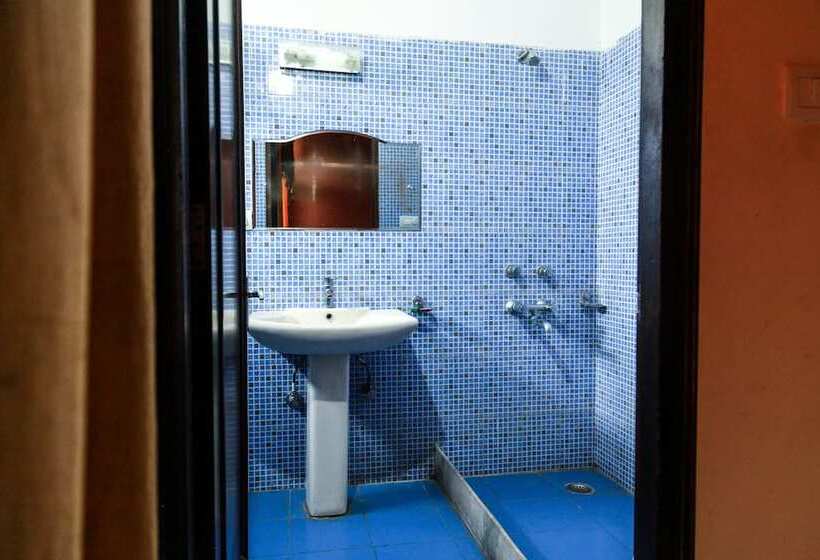 בית מלון כפרי Neeraj Bhawan