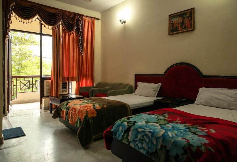 בית מלון כפרי Neeraj Bhawan