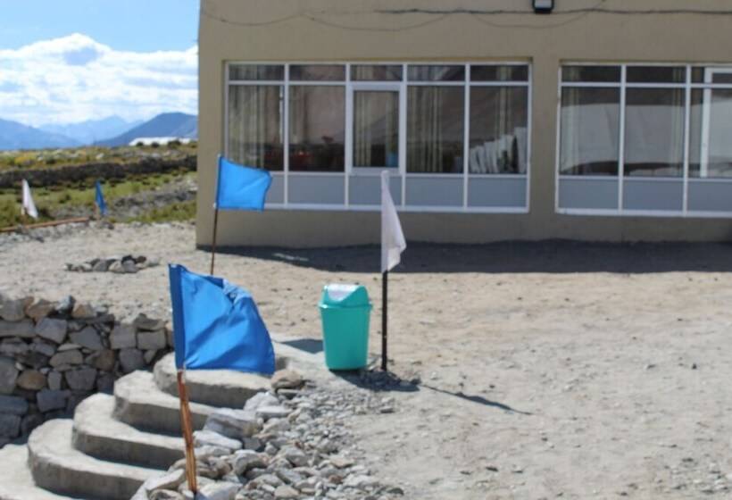 فندق Pangong Paradise