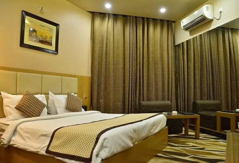 Hotelli Surya International