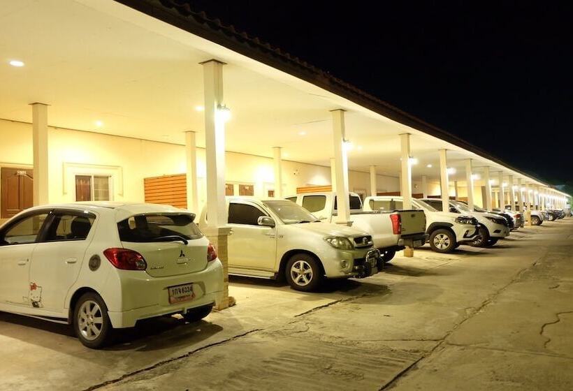 Отель The Phant