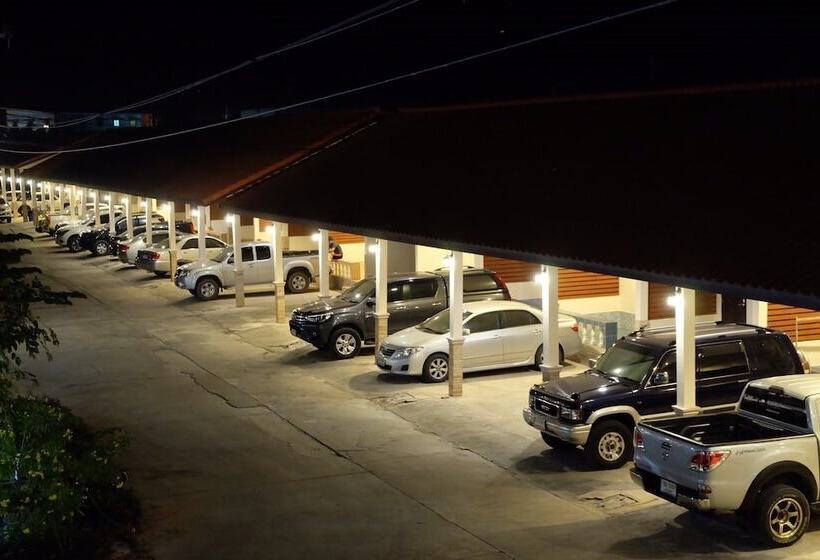 Отель The Phant