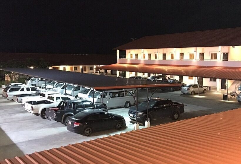 Отель The Phant