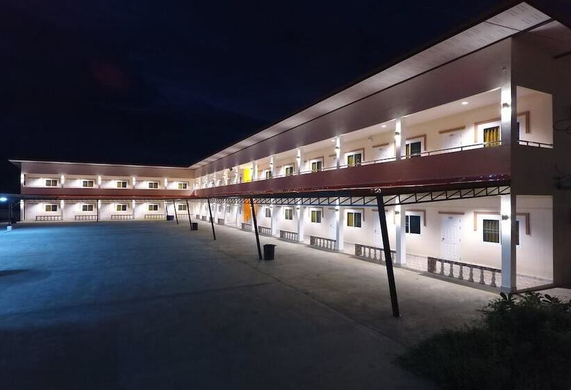 Отель The Phant