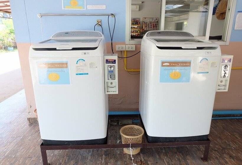 Отель The Phant