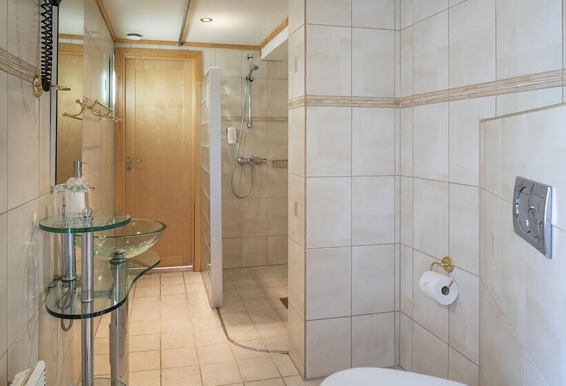 L Utsikten Geiranger   By Classic Norway Hotels