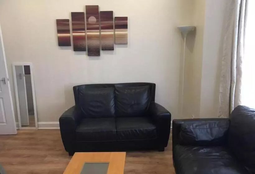 Marley Mansions Apartment   Clarendon