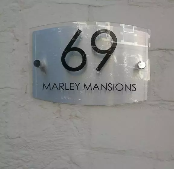 Marley Mansions Apartment   Clarendon