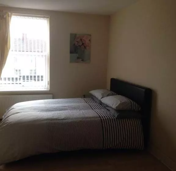Marley Mansions Apartment   Clarendon