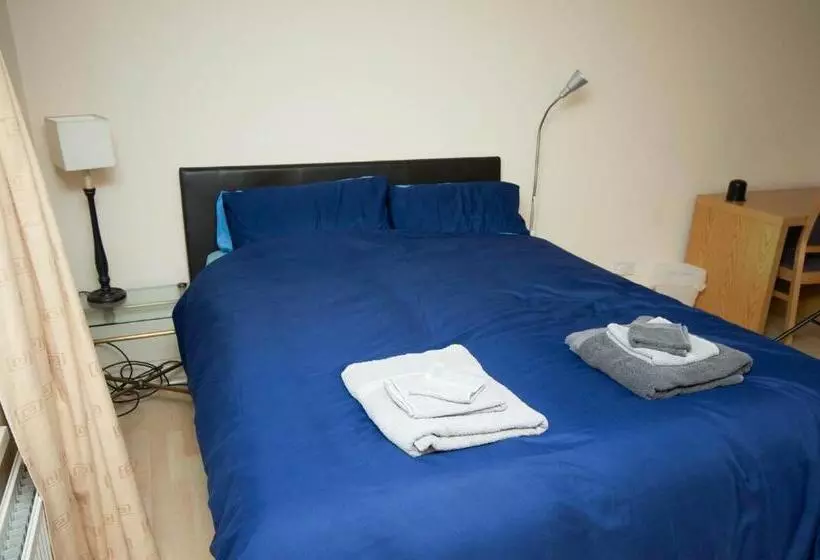 Marley Mansions Apartment   Clarendon