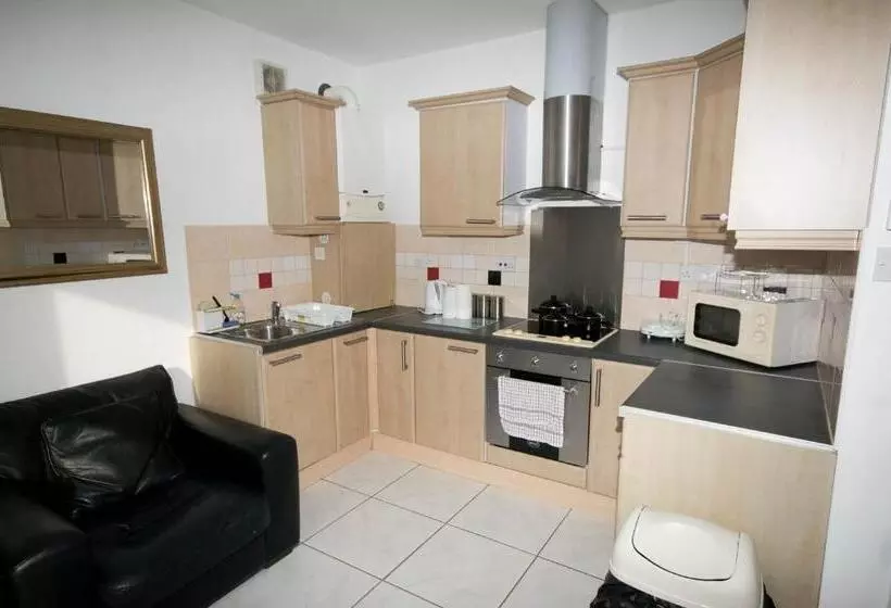 Marley Mansions Apartment   Clarendon