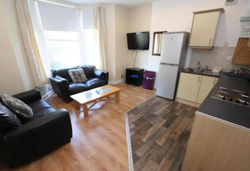 Marley Mansions Apartment   Clarendon