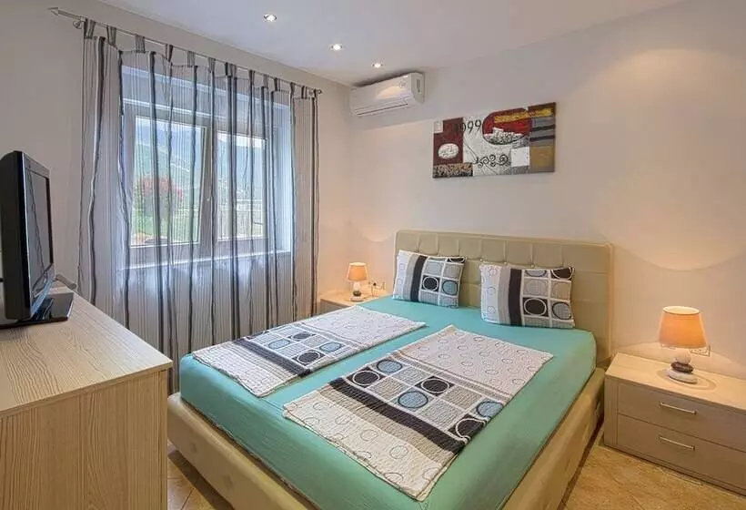 Montelux Apartments