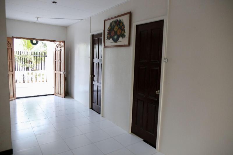 Pansiyon Luzmin Bh  White House