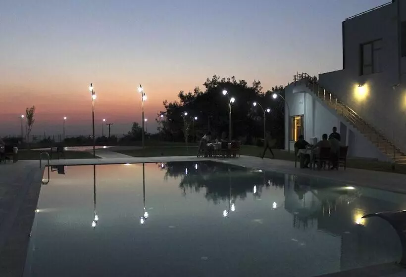 Erzin Artemis Otel