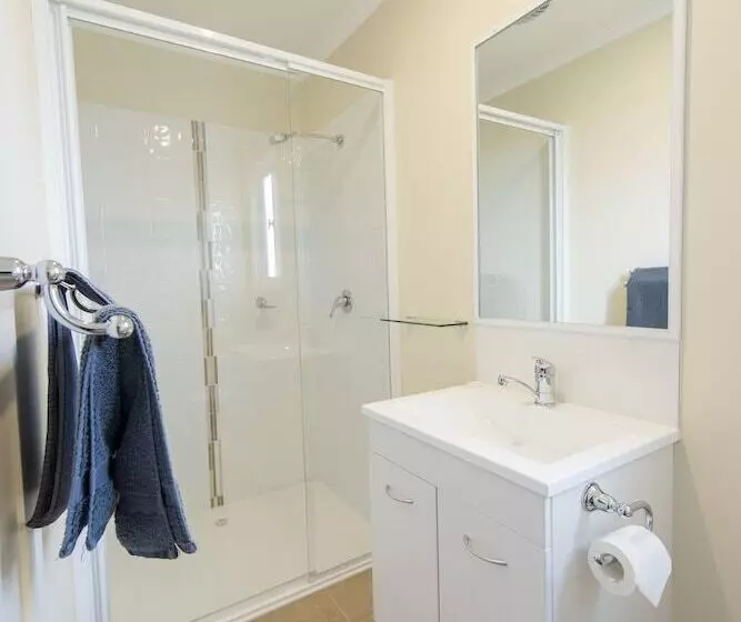 Fossickers Tourist Park