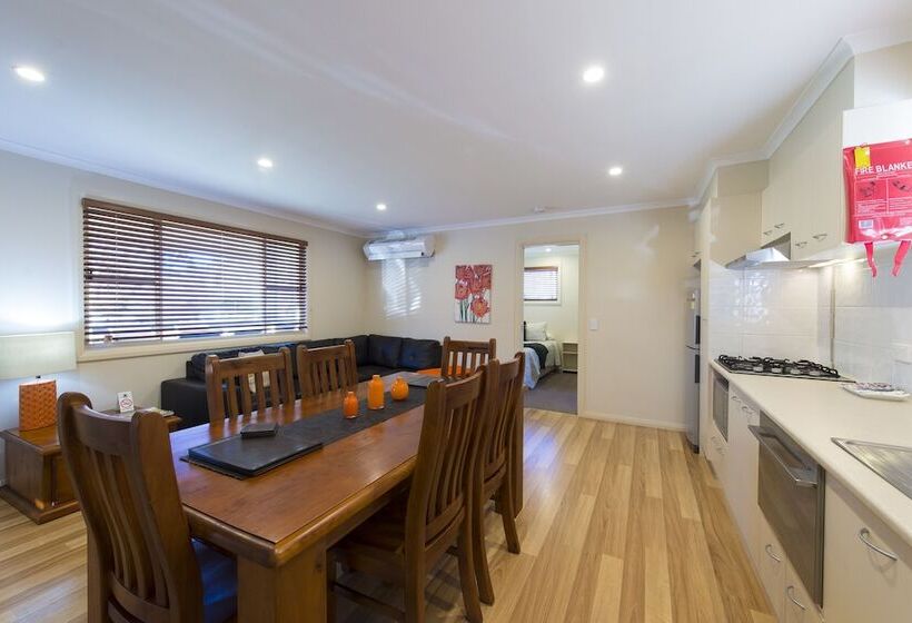 Fossickers Tourist Park