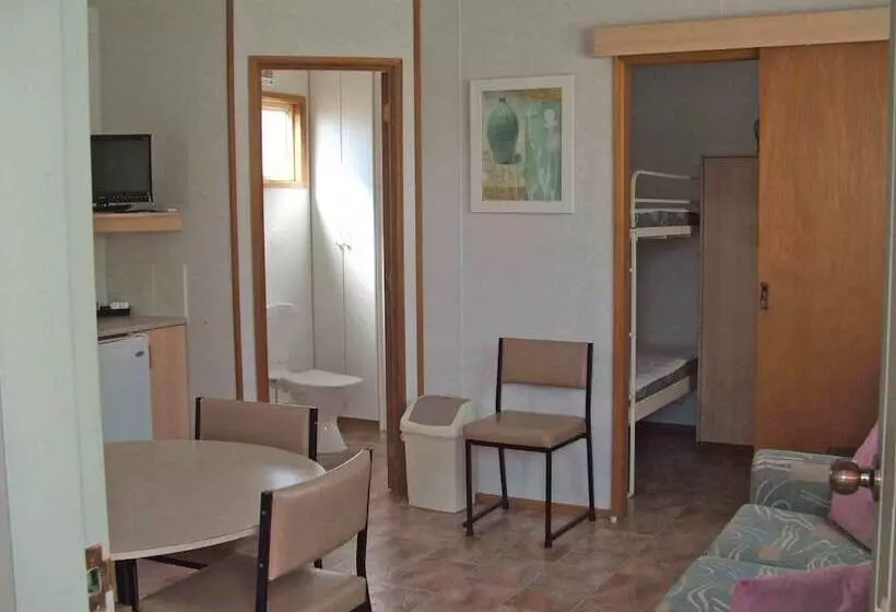 Fossickers Tourist Park