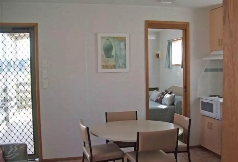 Fossickers Tourist Park