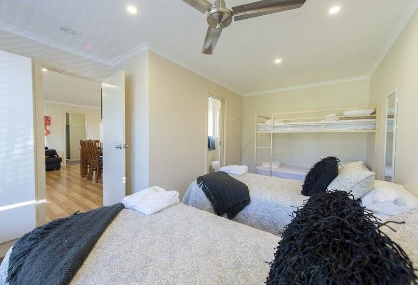 Fossickers Tourist Park