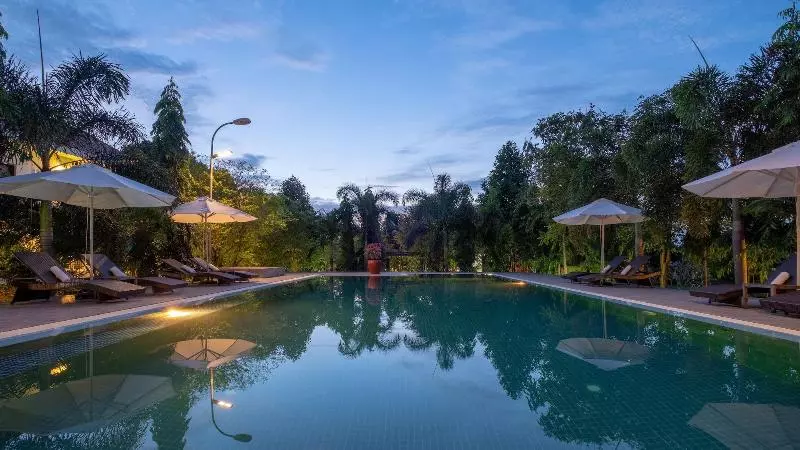 هتل Bird Of Paradise Bungalows