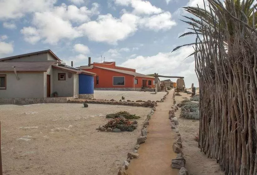 هتل Desert Breeze Lodge