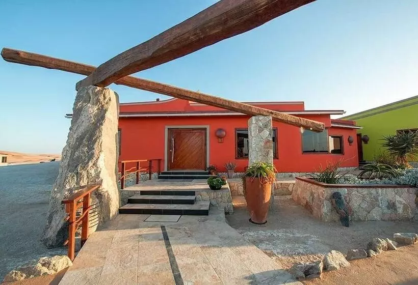 هتل Desert Breeze Lodge