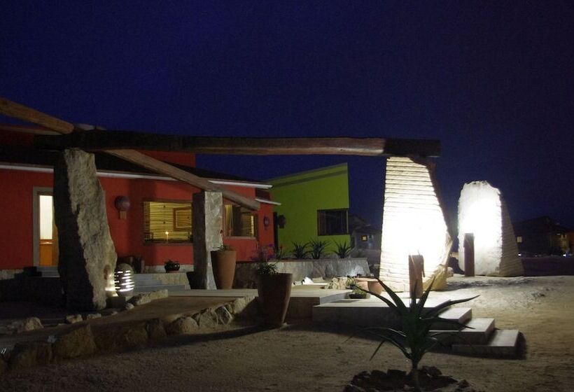 호텔 Desert Breeze Lodge