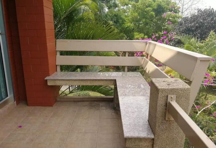 Hotelli Phupreugsa Resort