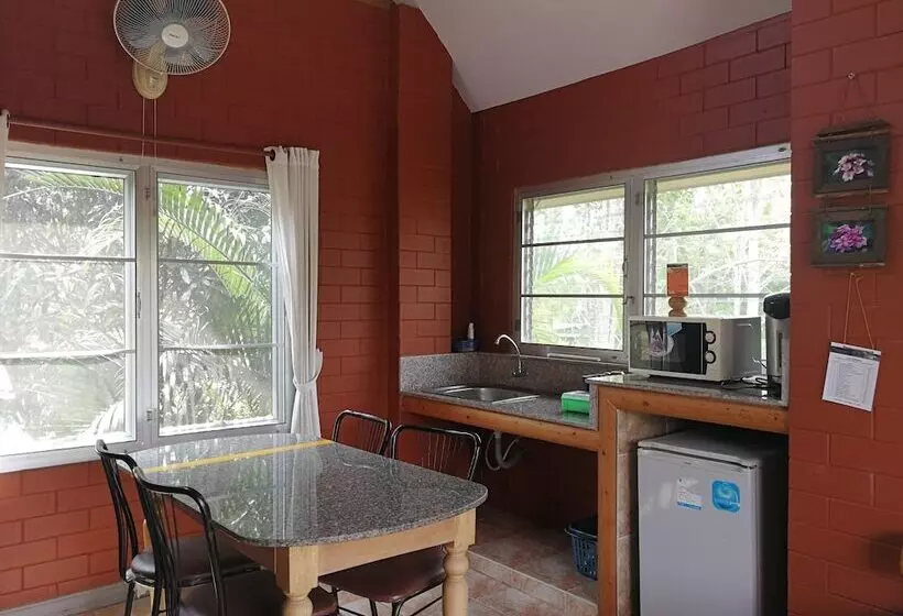 Hotelli Phupreugsa Resort