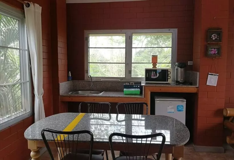 Hotelli Phupreugsa Resort