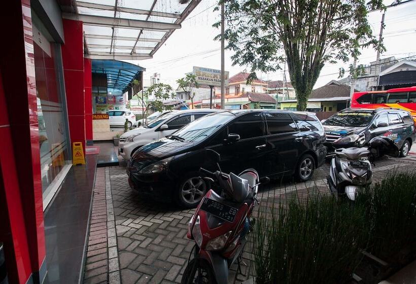 酒店 Reddoorz Near Hawaii Water Park