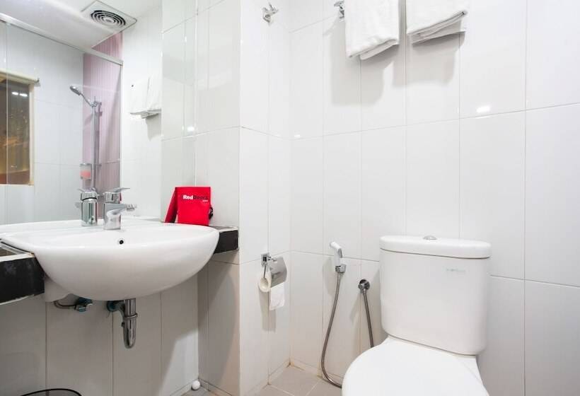 酒店 Reddoorz Near Hawaii Water Park