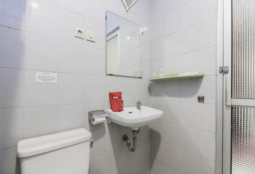 Hotel Reddoorz Plus Near Grage City Mall