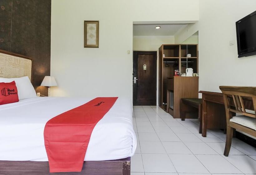 Hotel Reddoorz Plus Near Grage City Mall
