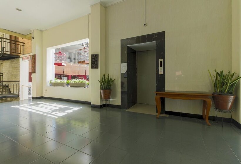 Hotel Reddoorz Plus Near Grage City Mall