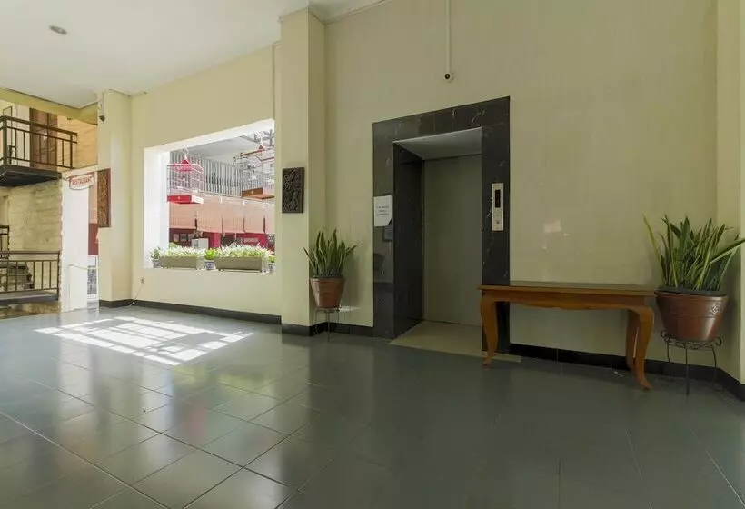 هتل Reddoorz Plus Near Grage City Mall