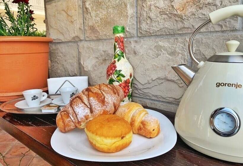 Mila & Aleksandr Apartments