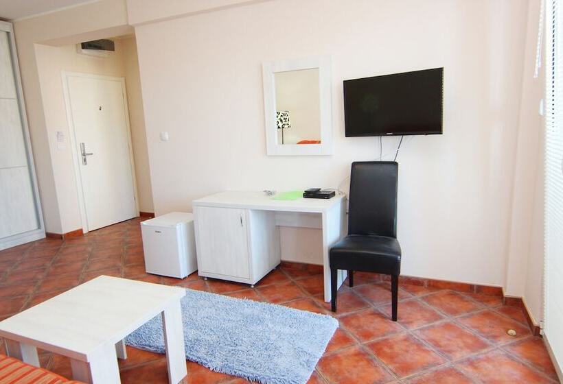 Mila & Aleksandr Apartments