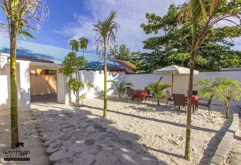 پانسیون Castle Inn