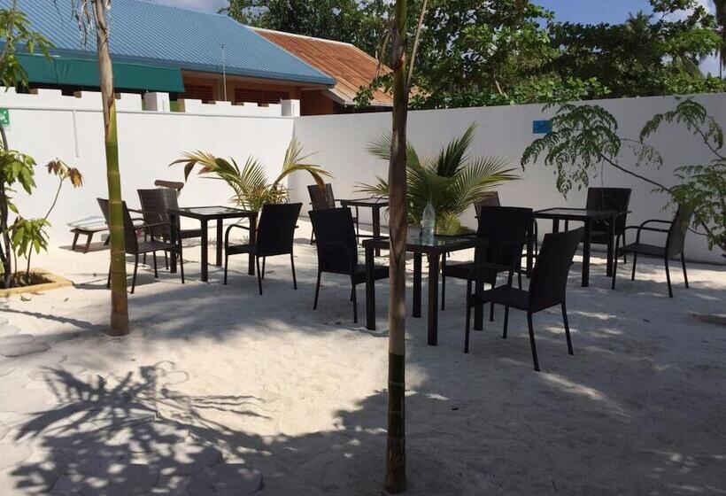 پانسیون Castle Inn