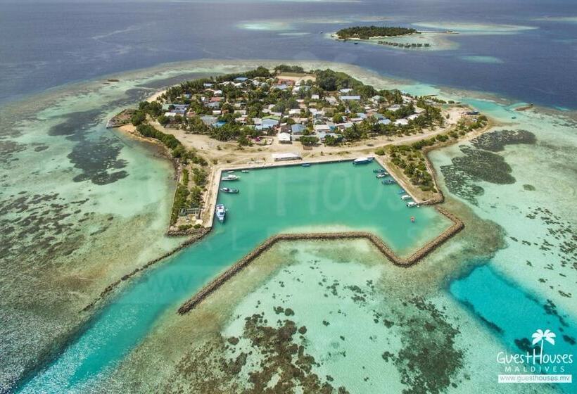 پانسیون Castle Inn