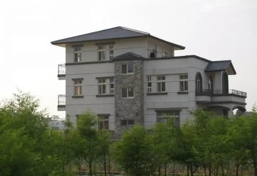 پانسیون Happy Castle