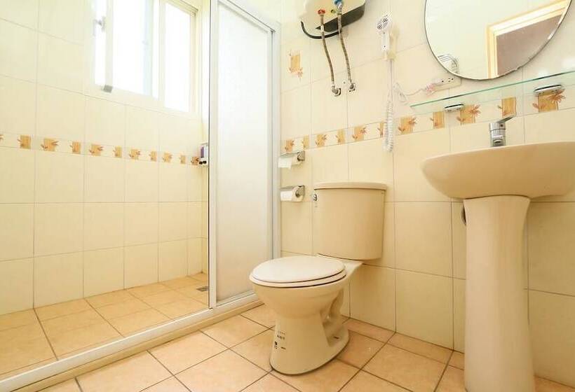 پانسیون Happy Castle