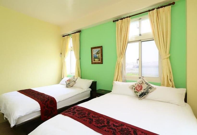 پانسیون Happy Castle