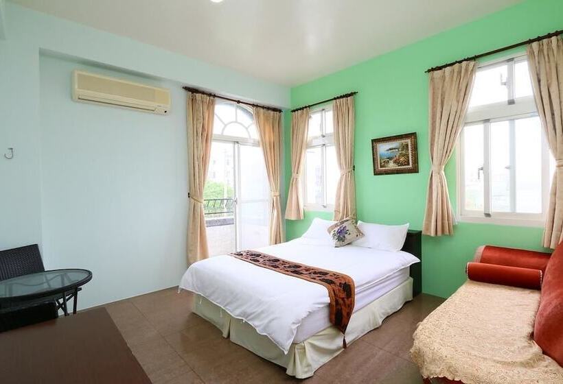 پانسیون Happy Castle